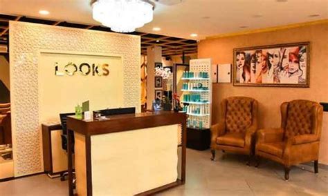 Looks Salon, Shalimar Bagh .